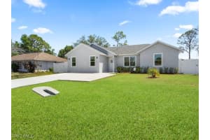 27257 Pinecrest Ln, Bonita Springs