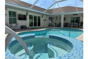 1595 Whispering Oaks Cir, Naples
