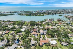413 Pameto Road, Nokomis, FL 34275 - MLS#225044045