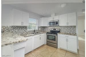 4245 22nd Pl Sw, Naples