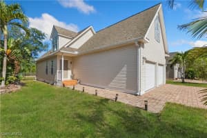 239 Leawood Cir, Naples