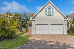 239 Leawood Circle, Naples, FL 34104 - MLS#225044109