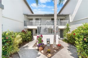 6308 Sugar Bush Ln E, Fort Myers