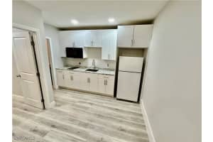 121 29th Street, Naples, FL 34117 - MLS#225044242