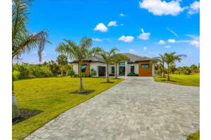 424 Shady Hollow Boulevard, Naples, FL 34120 Sold 07/18/25