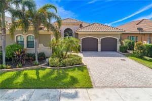 2915 Cinnamon Bay Cir, Naples