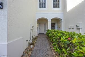 1260 Oxford Lane, Naples, FL 34105 Sold 08/08/25