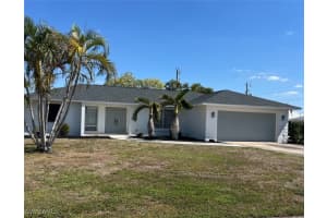 1215 Se 37th Ln, Cape Coral