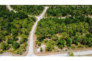  HAMPSHIRE CIR, North Port, FL 34236 - MLS#225044442