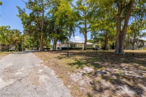 217 W Del Monte Ave, Clewiston