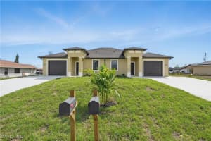 3948/3950 20th St W, Lehigh Acres