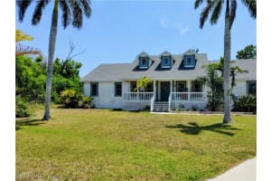 5561 Blyth Ct, Bokeelia