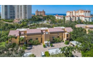 592 Beachwalk Circle, Naples, FL 34108 - MLS#225044834