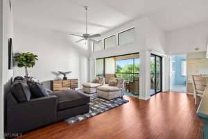 592 Beachwalk Circle, Naples, FL 34108 - MLS#225044834