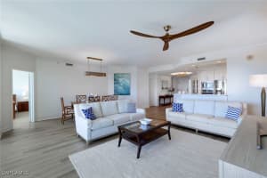 425 Cove Tower Drive, Naples, FL 34110 - MLS#225044878