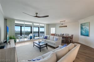 425 Cove Tower Drive, Naples, FL 34110 - MLS#225044878