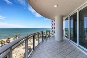 8231 Bay Colony Drive, Naples, FL 34108 - MLS#225044928