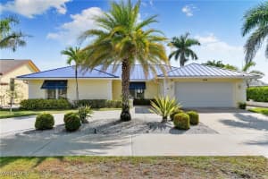 685 Barfield Drive, Marco Island, FL 34145 Sold 07/16/25
