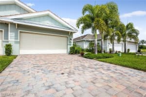 14533 Edgewater Cir, Naples