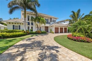 655 7th Ave N, Naples