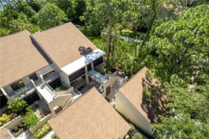 15400 Cedarwood Ln 204, Naples