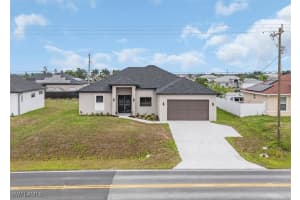 305 Diplomat Parkway, Cape Coral, FL 33909 - MLS#225045112