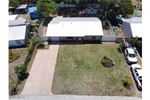 4049 Rainbow Circle, Labelle, FL 33935 Sold 06/20/25