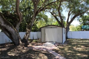 4049 Rainbow Circle, Labelle, FL 33935 Sold 06/20/25