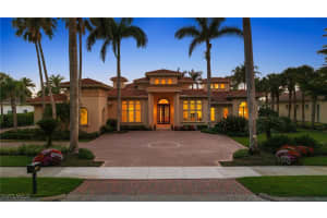6387 Highcroft Dr, Naples