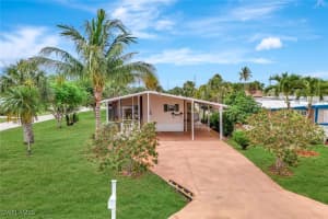 524 Menton Ln, Naples
