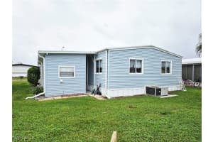 102 Poinsettia Drive, Fort Myers, FL 33905 - MLS#225045216