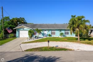 1303 Thompson St, North Fort Myers