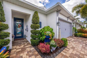 28268 SEASONS TIDE Avenue, Bonita Springs, FL 34135 - MLS#225045251