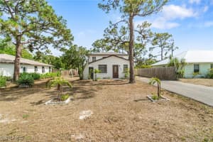 9025 Somerset Lane, Bonita Springs, FL 34135 - MLS#225045385