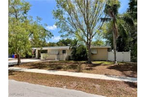 1350 Burtwood Dr, Fort Myers