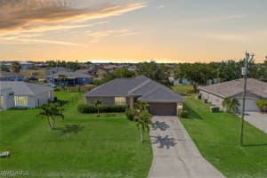 927 12th Terrace, Cape Coral, FL 33993 - MLS#225045448