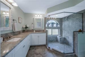 559 Beachwalk Cir U202, Naples