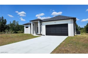 812 Hibiscus Avenue, Lehigh Acres, FL 33972 - MLS#225045689