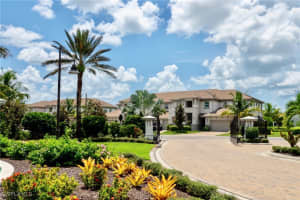 8008 Signature Club Cir, Naples, FL 34113 - MLS#225045738