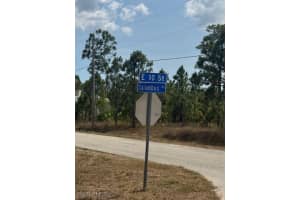 3102 10th Street, Lehigh Acres, FL 33972 - MLS#225045754