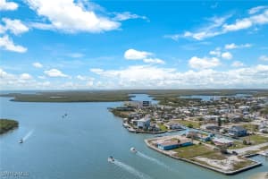 110 East Ct, Naples