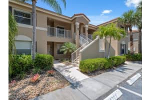 6310 Huntington Lakes Cir 203, Naples