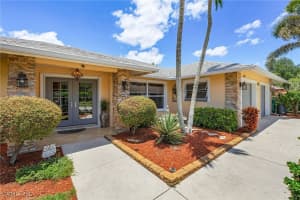813 Saint Andrews Boulevard, Naples, FL 34113 - MLS#225045819