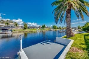 711 Se 33rd Ter, Cape Coral