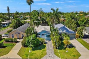 792 108th Avenue, Naples, FL 34108 - MLS#225046037