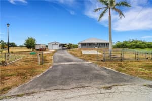 2800 Rustic Ln, North Fort Myers