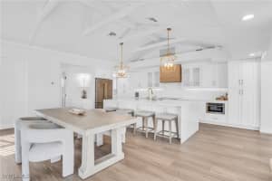 645 Park Shore Drive, Naples, FL 34103 - MLS#225046081