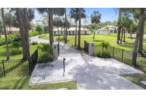1440 8th St Ne, Naples