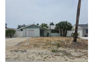 193 Hibiscus Drive, Fort Myers Beach, FL 33931 - MLS#225046163