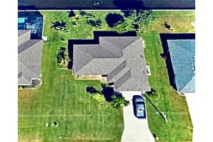 323 16th Street, Cape Coral, FL 33990 Sold 07/23/25